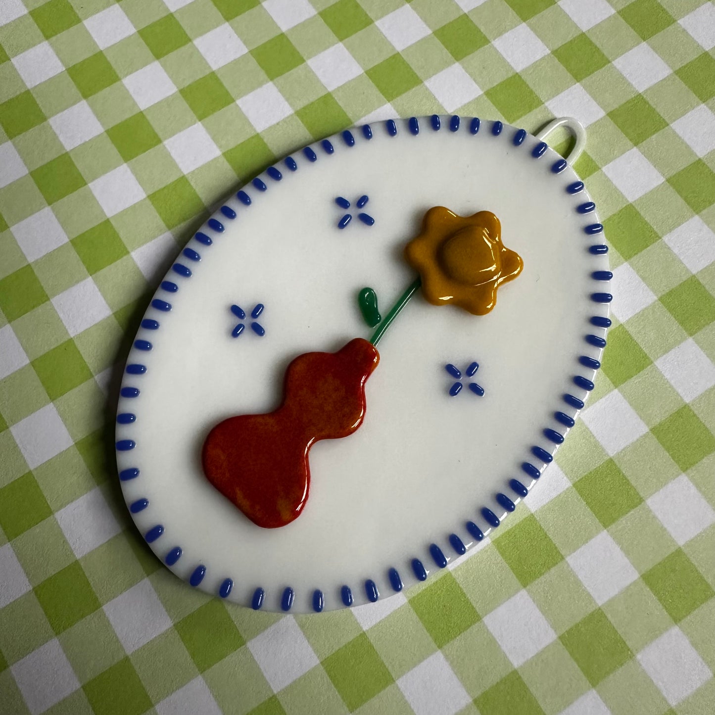 Red Vase with Daffodil Cutie Plaque