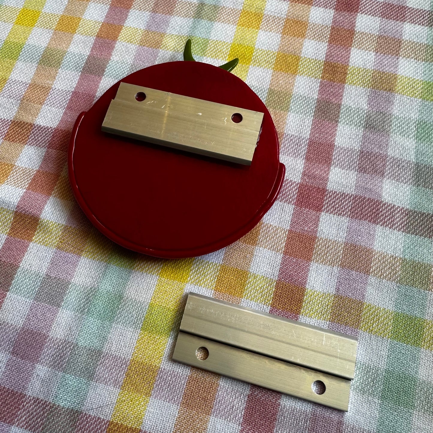 PRE-ORDER Tomato Wall Pocket