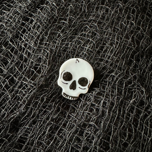 Skull magnet