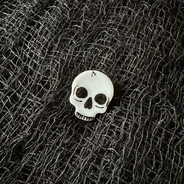 Skull magnet