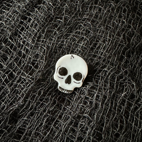 Skull magnet